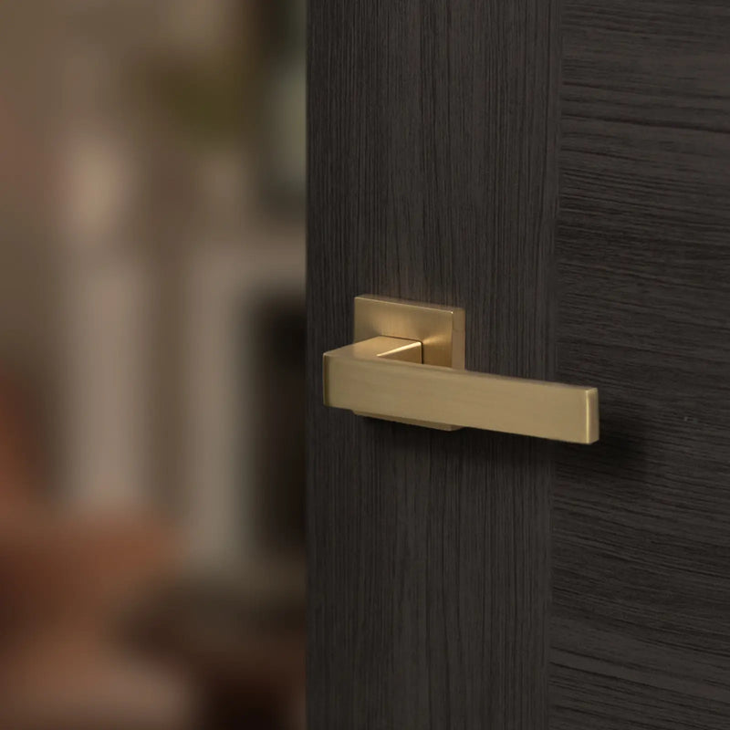 Atlantic STATUS Montana Lever Door Handle on S4 Square Rose