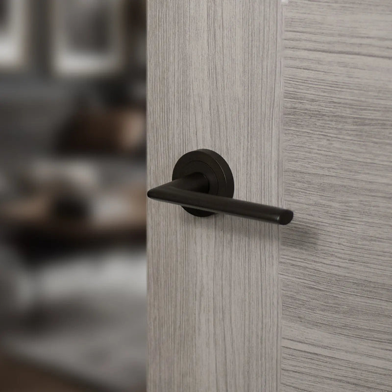 Atlantic STATUS Alabama Door Handle Pack (Bathroom Set - 3" CE Bathroom Lock, 4" Slim Knuckle Hinges x2)
