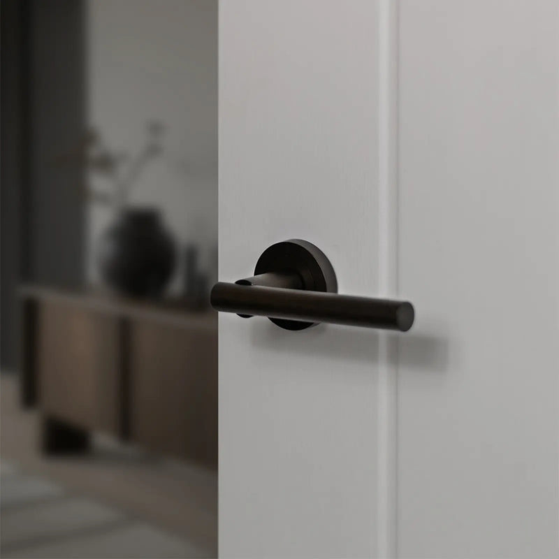 Atlantic STATUS Nebraska Door Handle Pack (Bathroom Set - 3" CE Bathroom Lock, 4" Slim Knuckle Hinges x2)