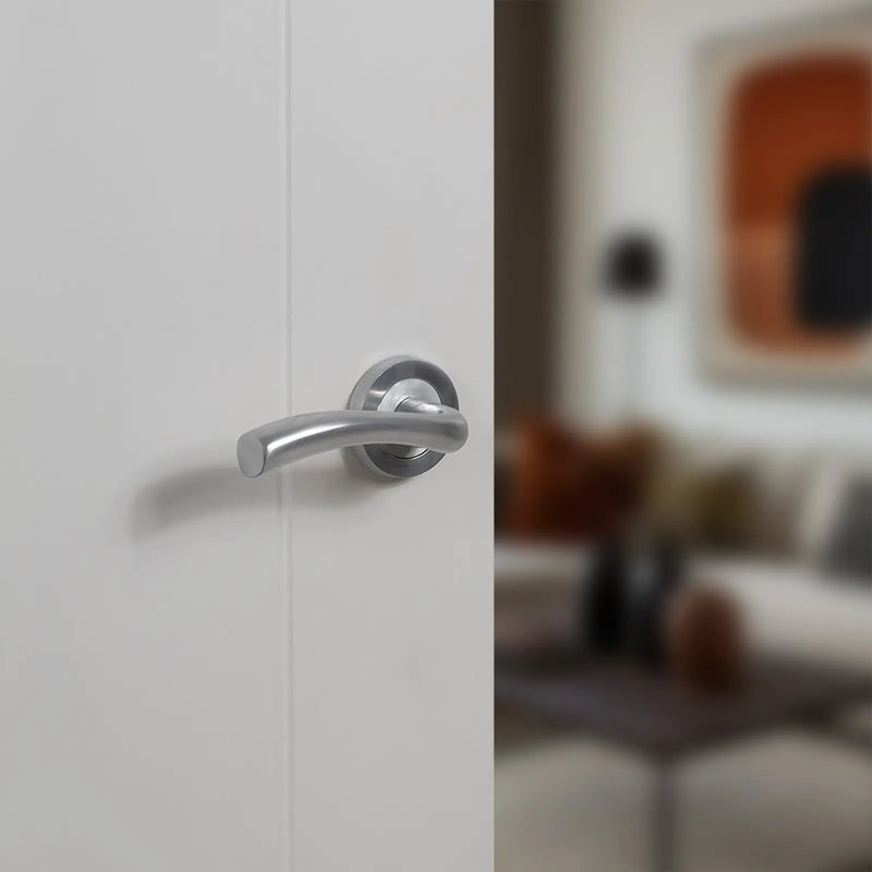Atlantic STATUS Texas Door Handle Pack (Bathroom Set - 2.5" CE Bathroom Lock, 4" Fire Rated Hinges x3)