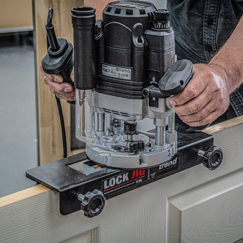 T8EK - 2200W 1/2" Dual-Mode Plunge Router 240V UK& Ireland only