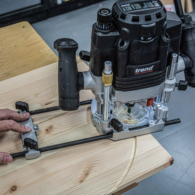 T8EK - 2200W 1/2" Dual-Mode Plunge Router 240V UK& Ireland only